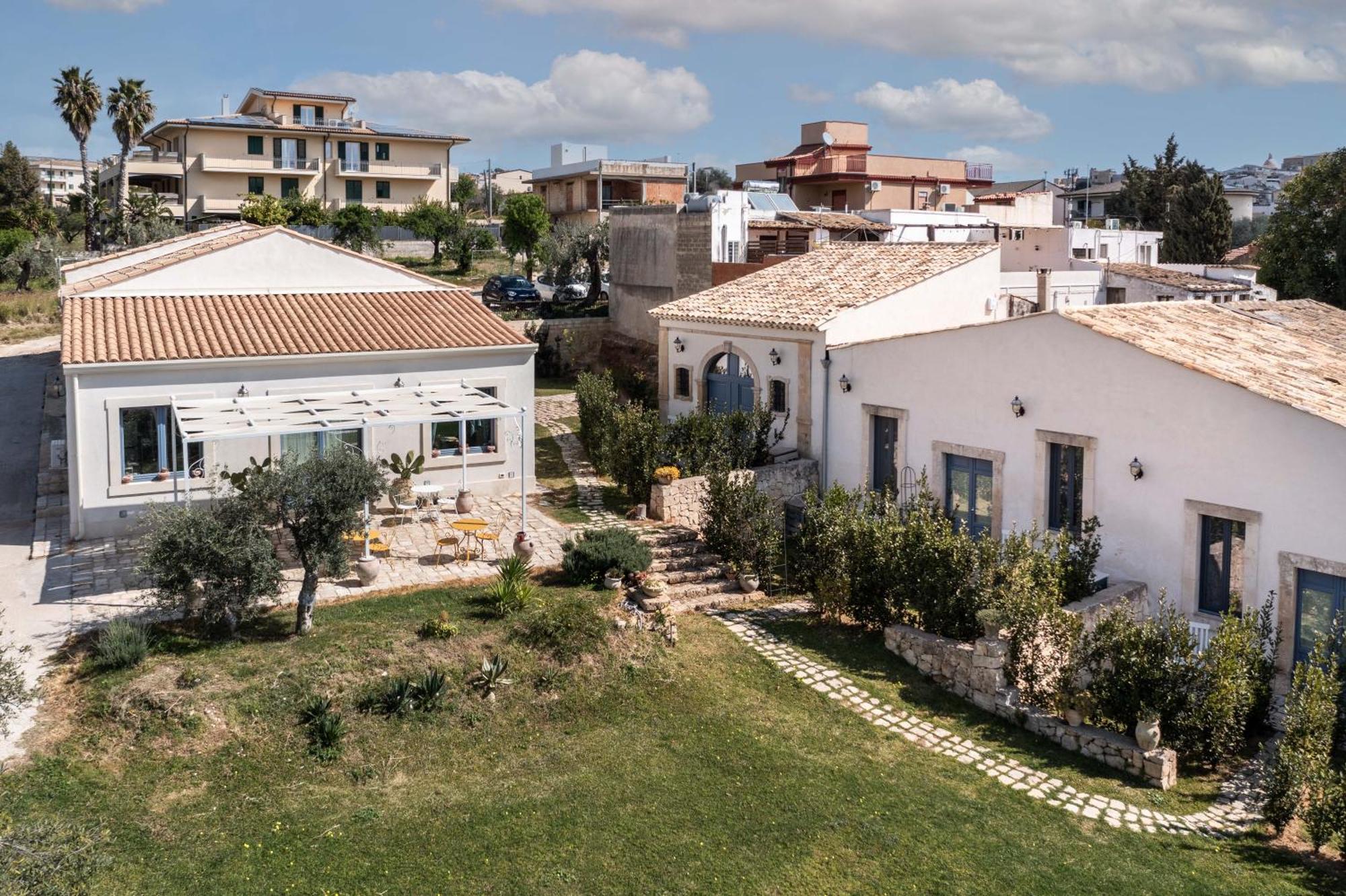 Michael Garden Bed and Breakfast Noto Exteriör bild